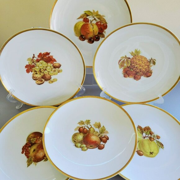 Vintage PM Jaeger & Co. Harvest Dinner Plate Yellow Apple & Nuts Heavy Gold Trim - Picture 10 of 10